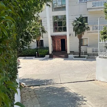 Aparthotel Aris