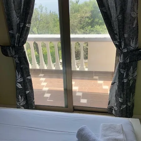 Apartmanhotel Aris Dhërmi