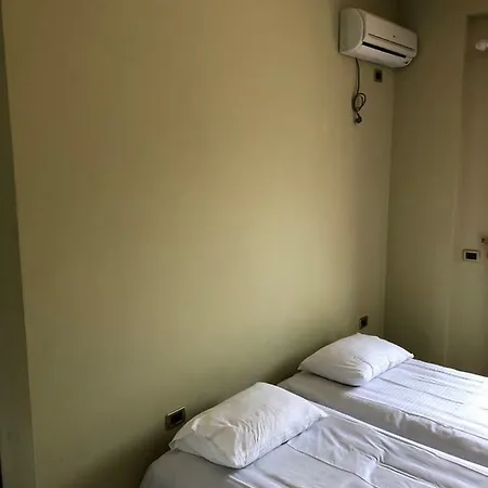 Aris Aparthotel *