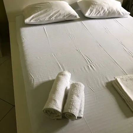 Aris Aparthotel *